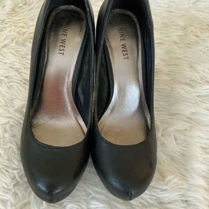Nine West Black Heels for Women 
Size 5